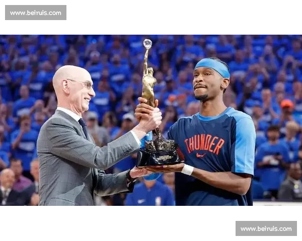 突破重重阻碍，NBA最佳防守球员的颁奖典礼看点