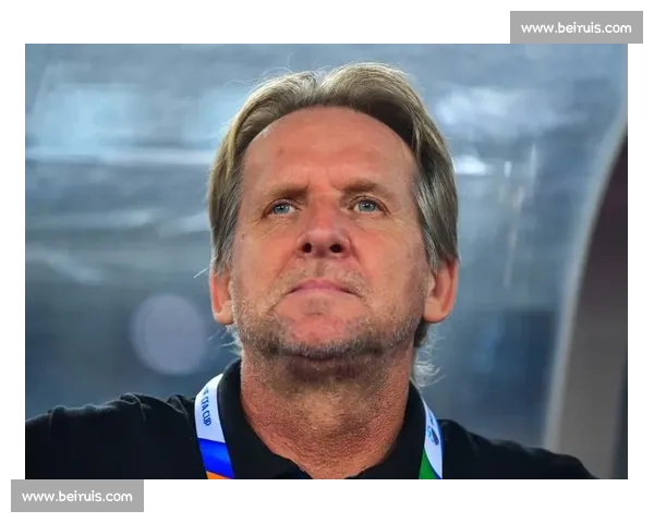 教练的头疼事:如何规避黄牌,让球队走得更远 教练的头疼事:如何规避黄牌,让球队走得更远