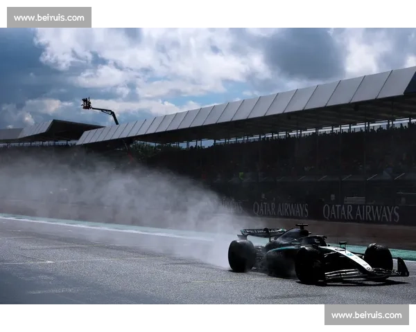 大雾弥漫F1赛场,看不见的危险在悄悄逼近!